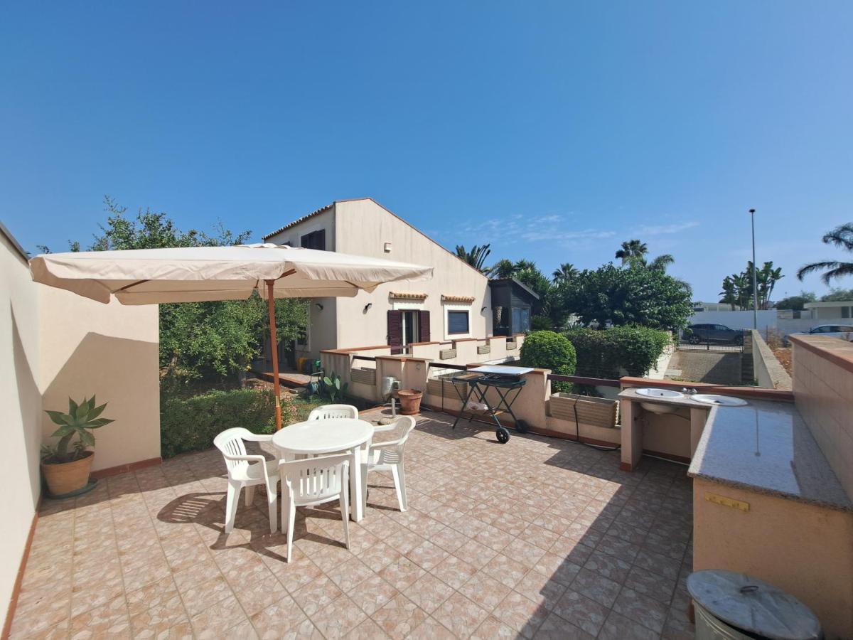 Casa Migliorisi A Marina Di Ragusa Per Vacanze Екстериор снимка